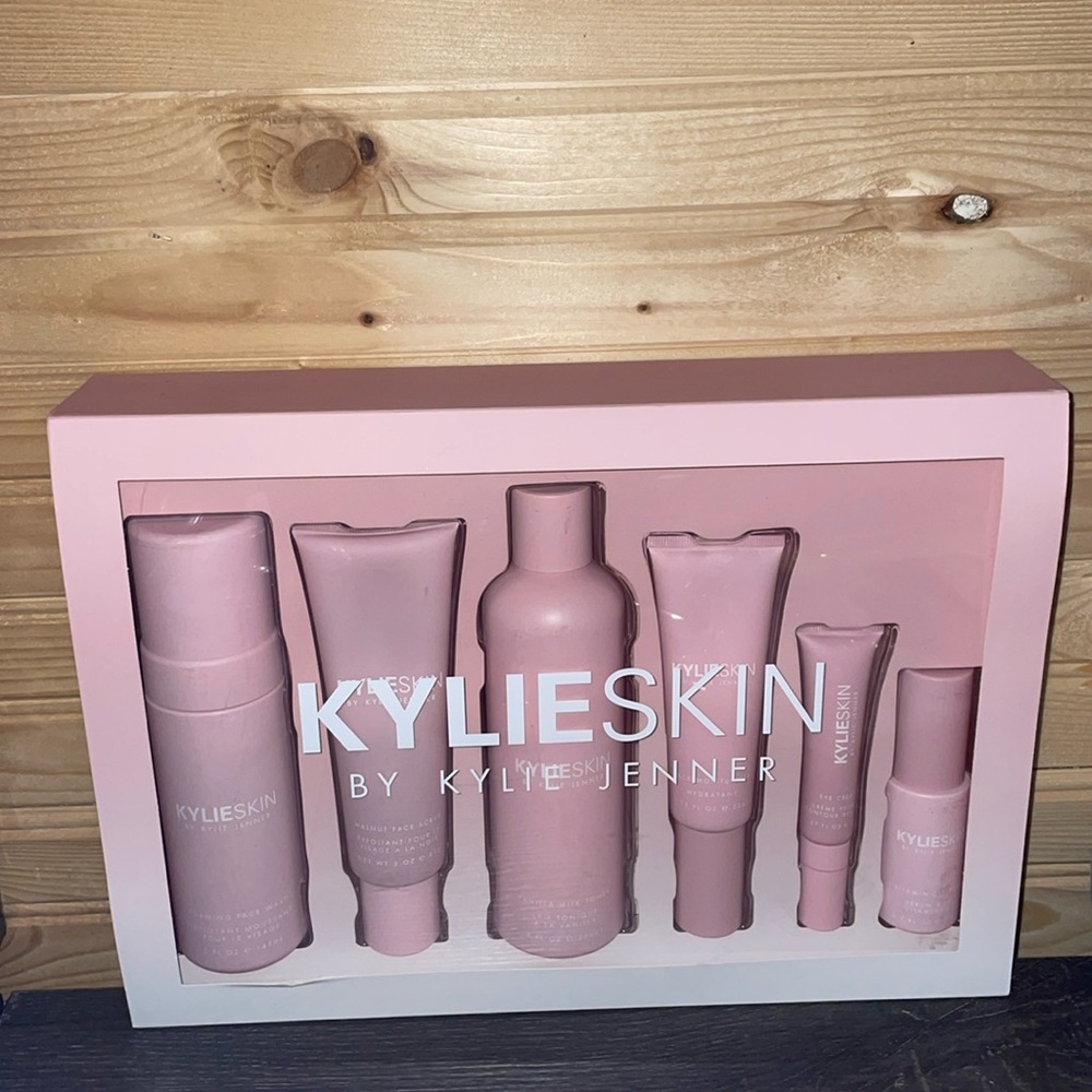 Kylie Skin 5 piece skin bundle FULL SIZE!